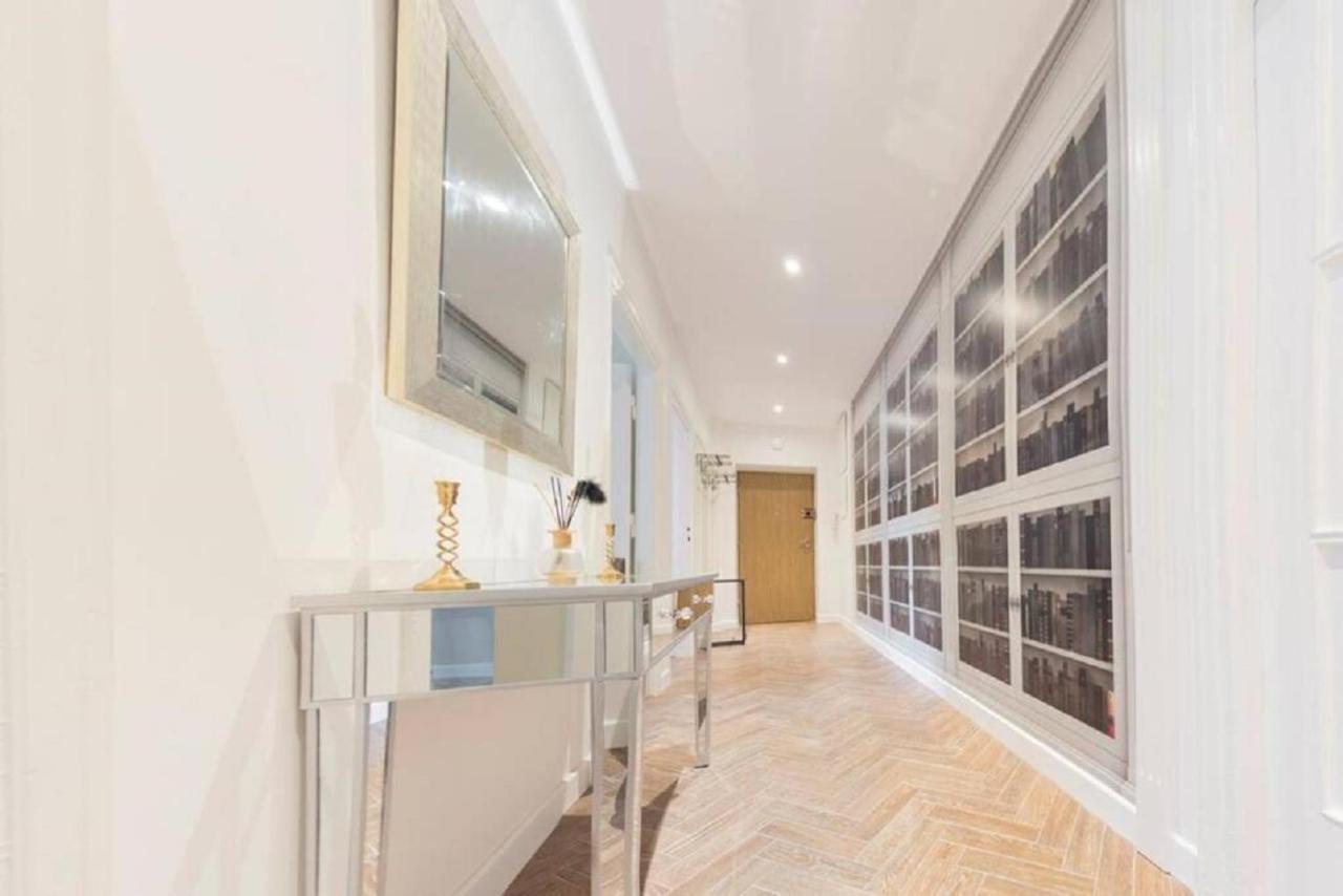 Super Luxury And Cozy- Golden Apartments- City Center 바르샤바 외부 사진